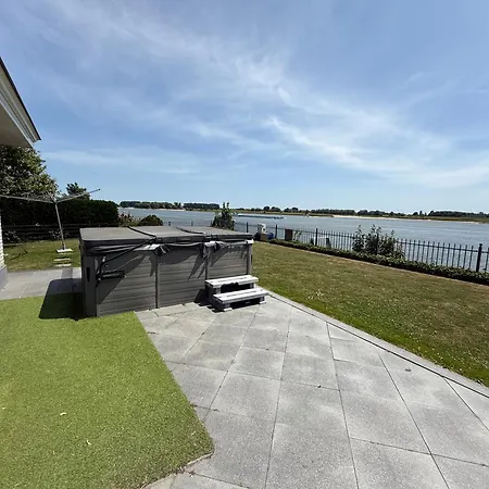 14p 6b Riverfront With Jacuzzi Dock Gameroom 빌라 Vuren