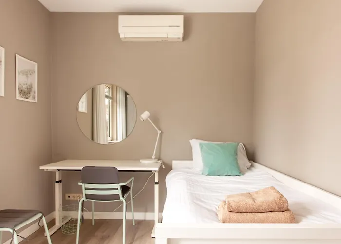 14p 6b Riverfront With Jacuzzi Dock Gameroom