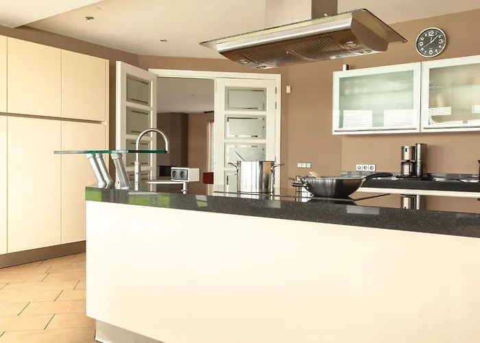 Haven: Luxe With Pool Jacuzzi Villa *