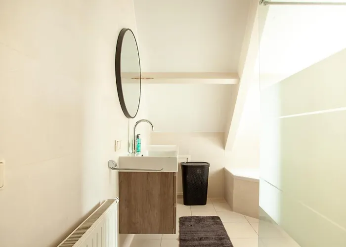 Haven: Luxe With Pool Jacuzzi Villa Vuren