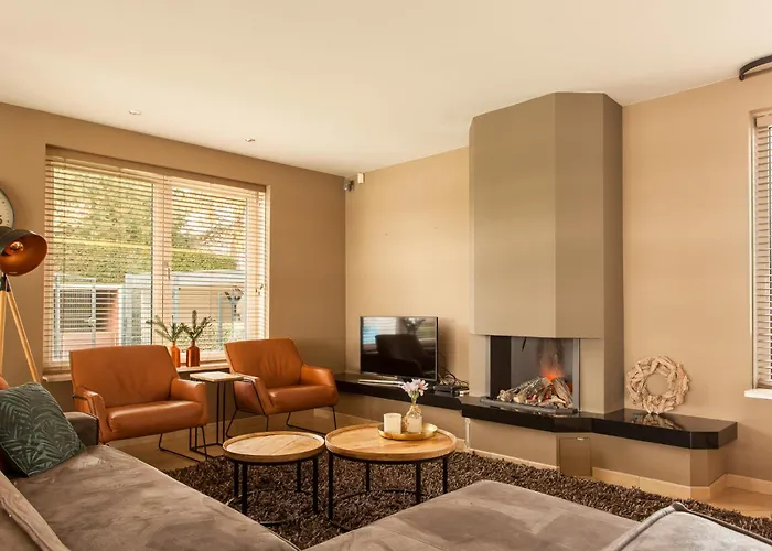 Haven: Luxe With Pool Jacuzzi Villa Vuren